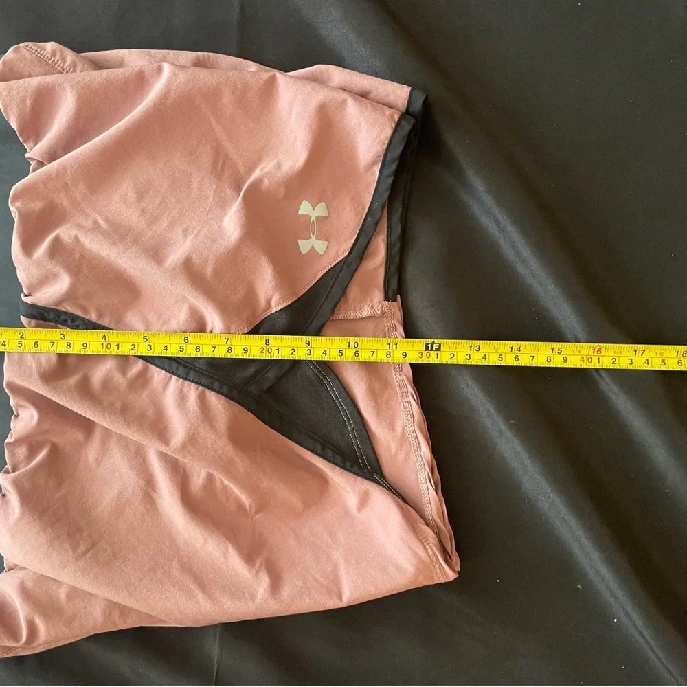 Under Armour Pink Athletic‎ Shorts Lightweight Relaxed Fit